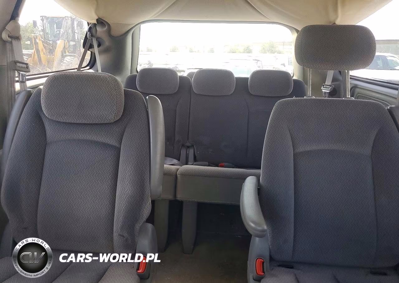 2005 Chrysler Town & Country Lx VIN:2C8GP44R25R473341 - 10