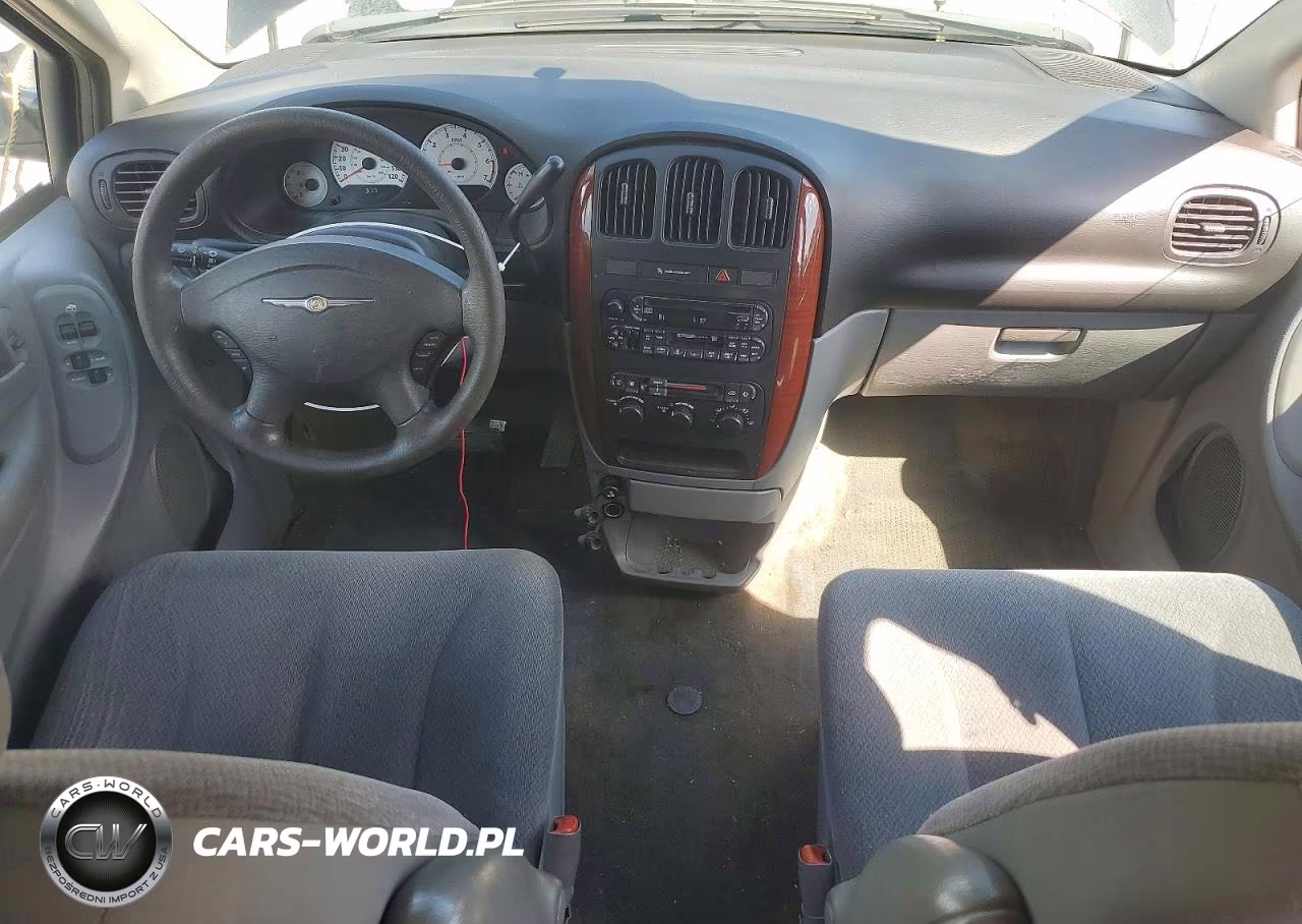 2005 Chrysler Town & Country Lx VIN:2C8GP44R25R473341 - 8