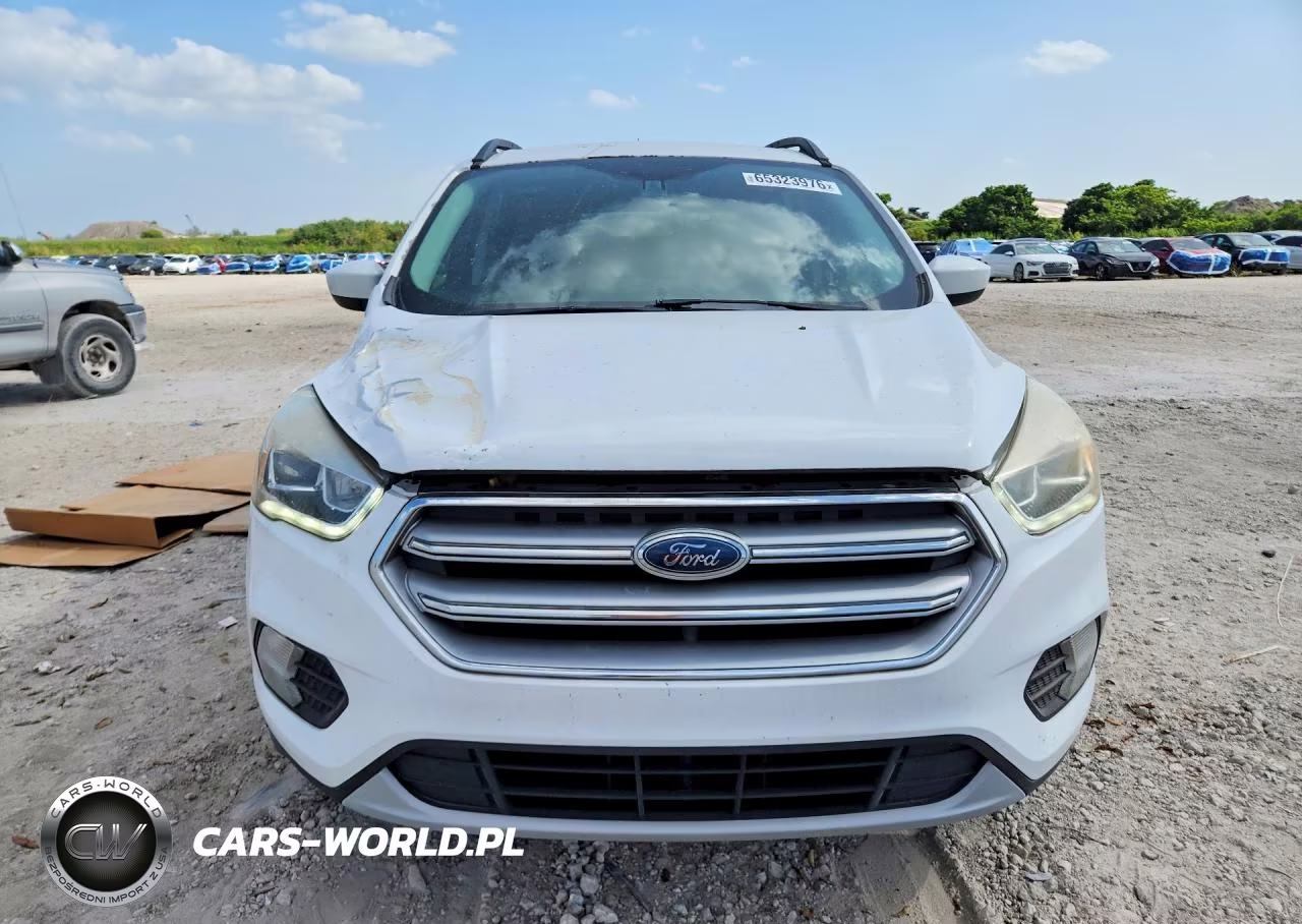2017 Ford Escape Se VIN:1FMCU0GD6HUD64241 - 5