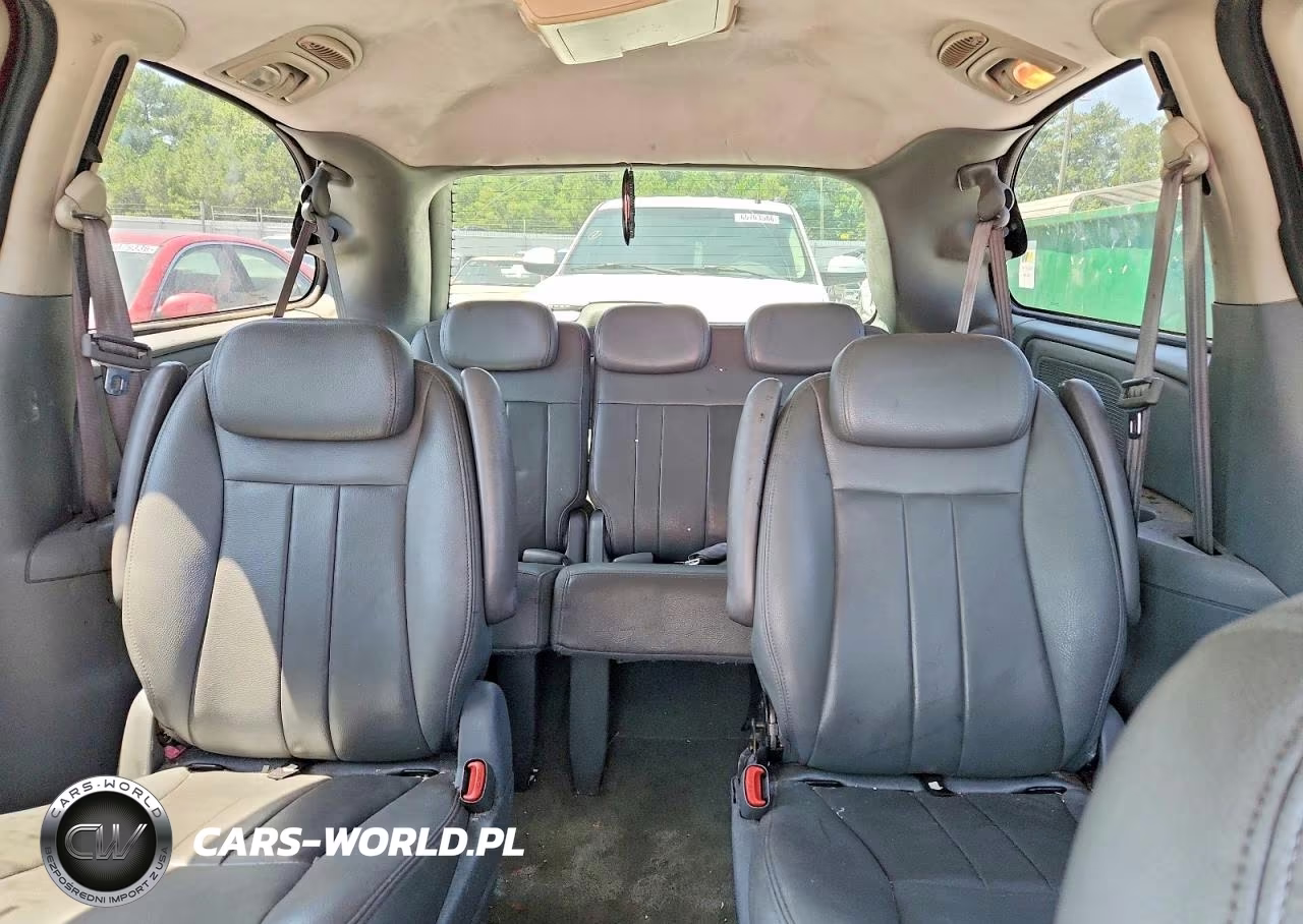 2005 Chrysler Town & Country Touring VIN:2C4GP54L85R536347 - 10