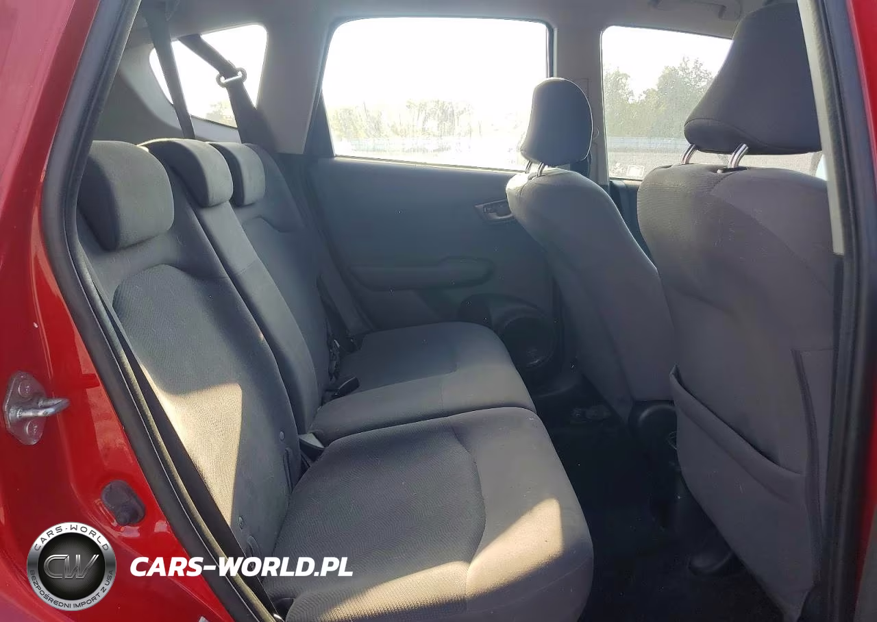 2010 Honda Fit VIN:JHMGE8H26AC015475 - 10