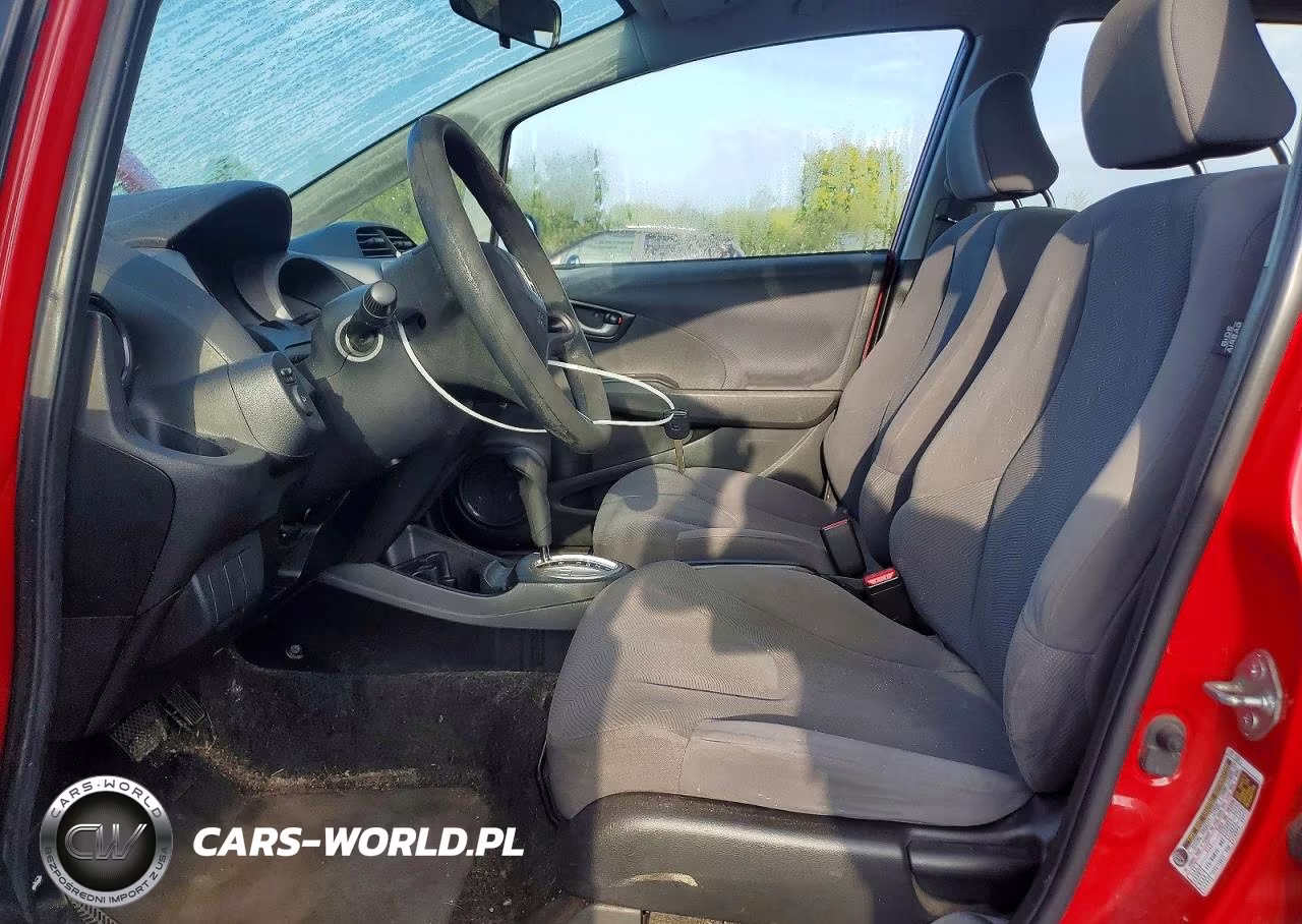 2010 Honda Fit VIN:JHMGE8H26AC015475 - 7