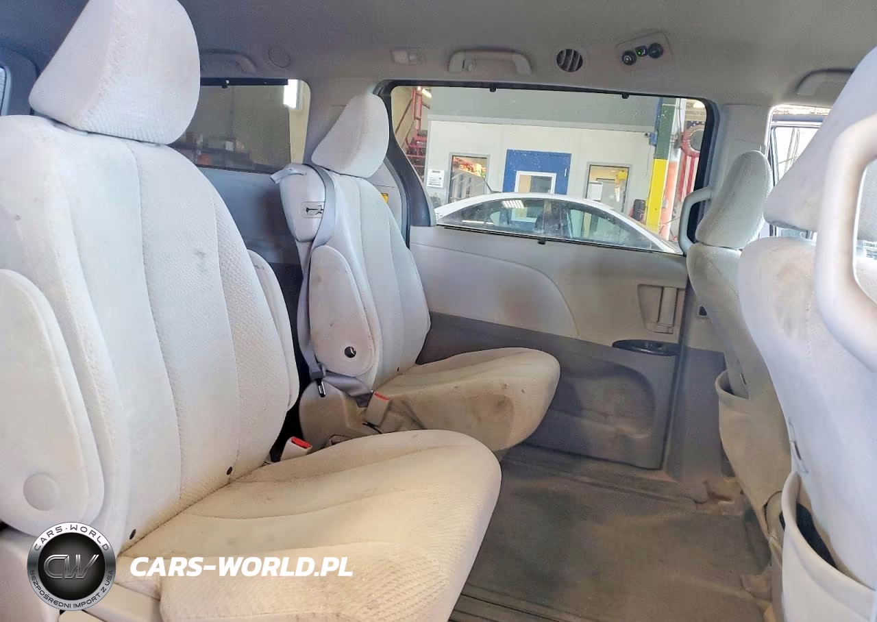 2011 Toyota Sienna Le VIN:5TDKK3DCXBS109929 - 11
