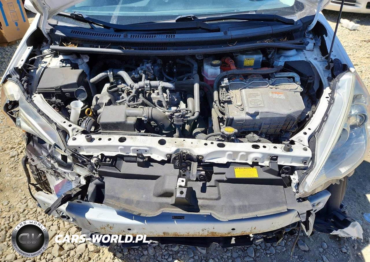 2013 Toyota Prius C One VIN:JTDKDTB30D1056302 - 11