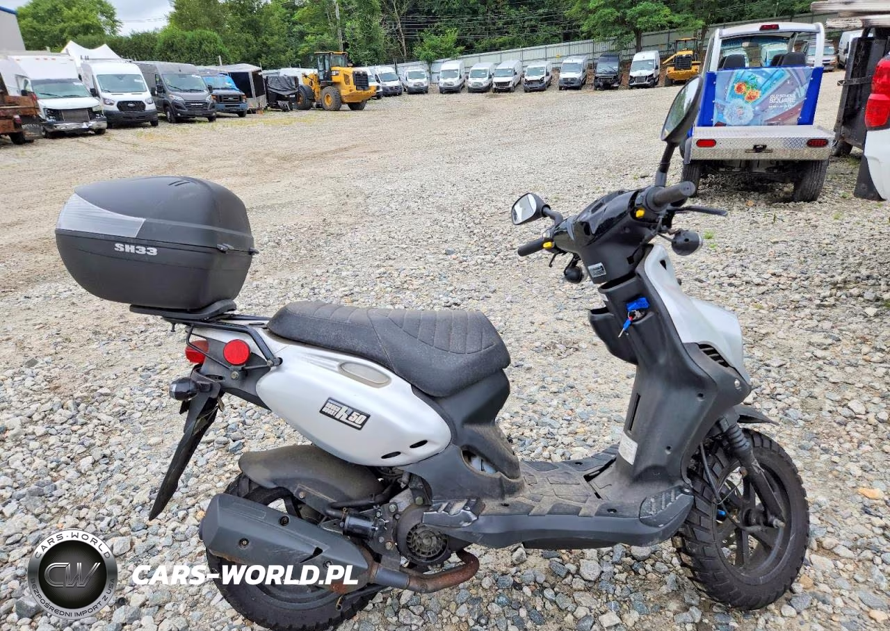 2020 Genuine Scooter Co. Roughhouse 50