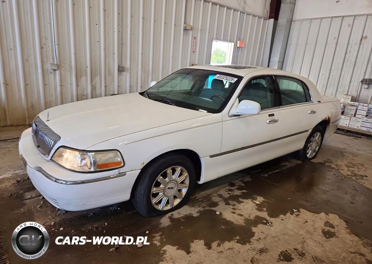 2006 Lincoln Town Car Signature Limited