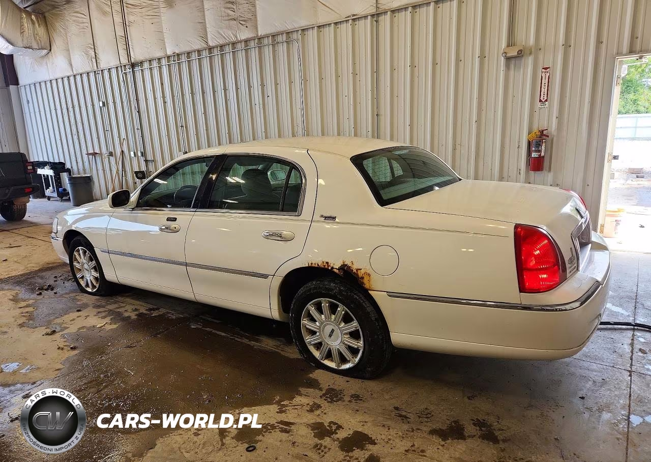 2006 Lincoln Town Car Signature Limited VIN:1LNHM82V26Y626167 - 2