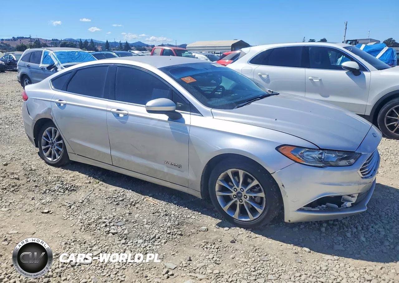 2017 Ford Fusion Se Hybrid VIN:3FA6P0LU3HR231173 - 4