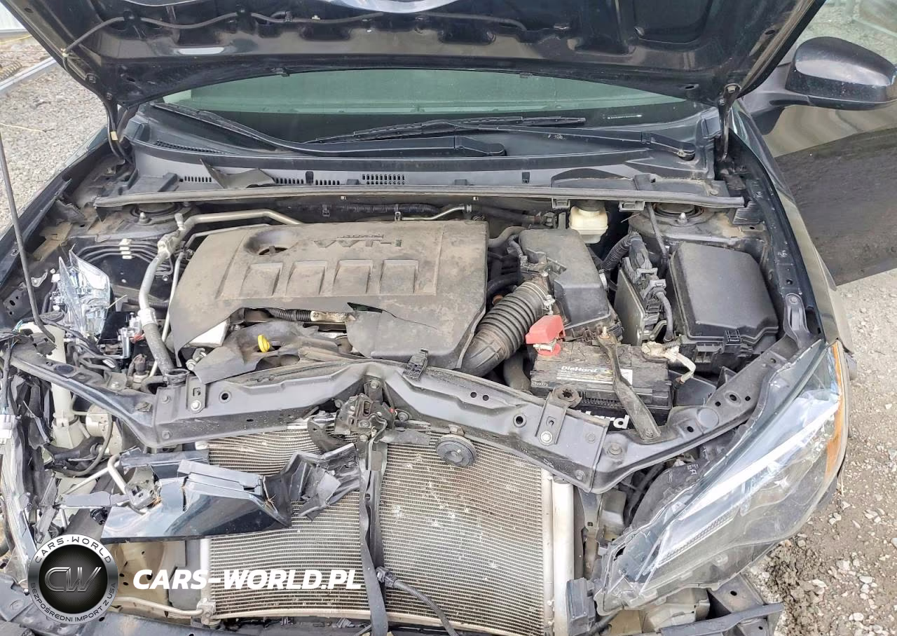 2018 Toyota Corolla L VIN:5YFBURHE2JP823327 - 11