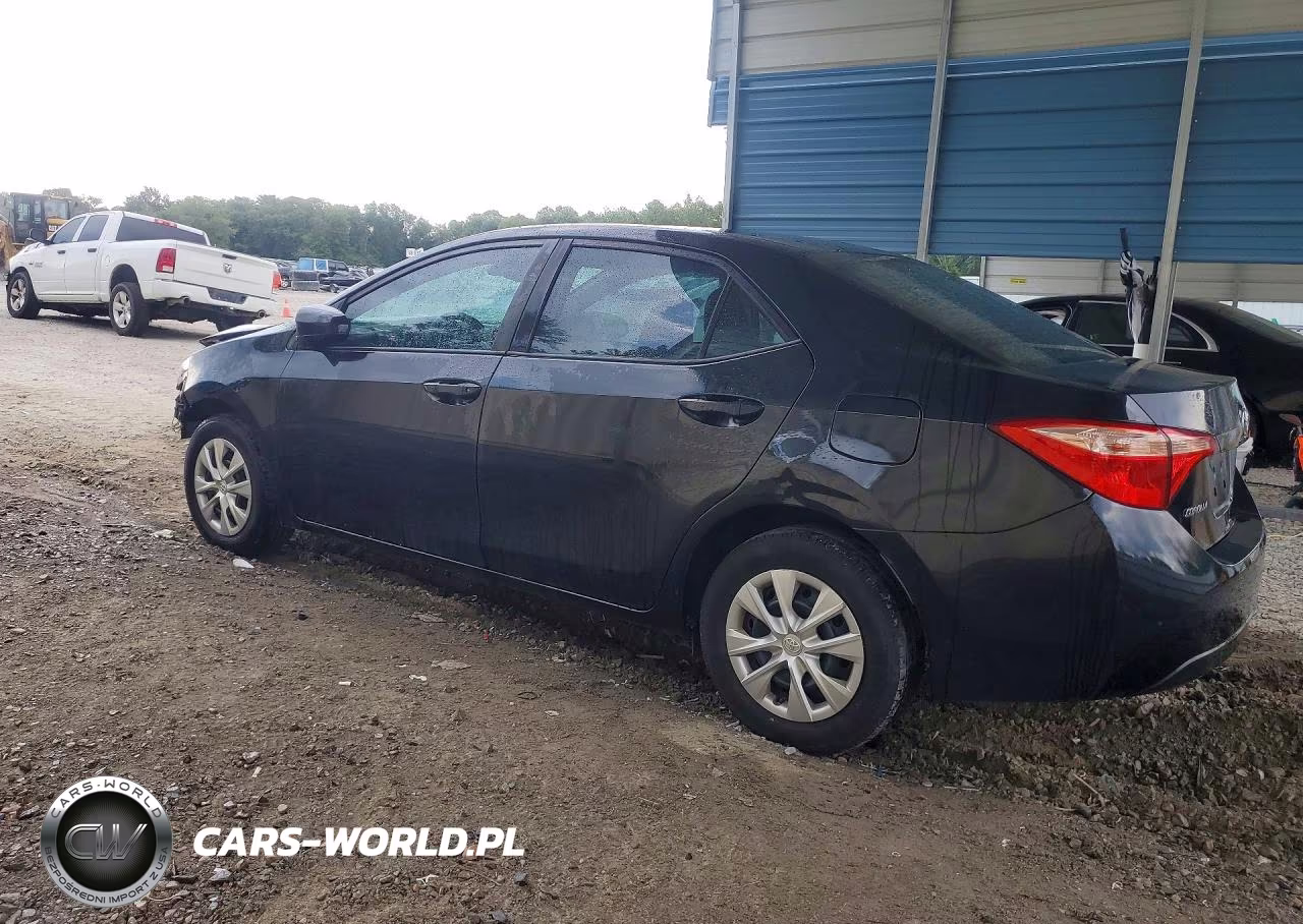 2018 Toyota Corolla L VIN:5YFBURHE2JP823327 - 2