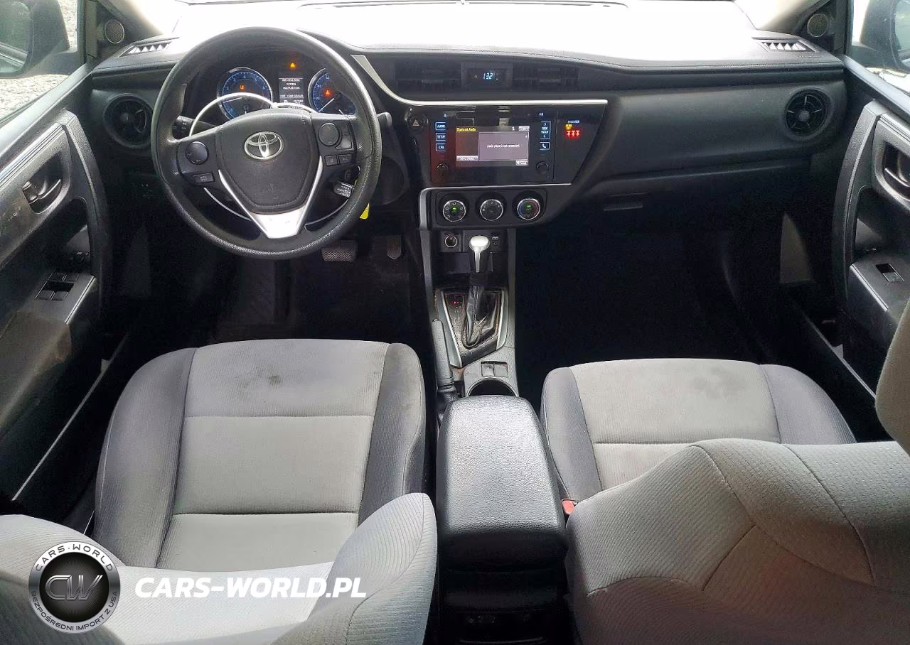 2018 Toyota Corolla L VIN:5YFBURHE2JP823327 - 8