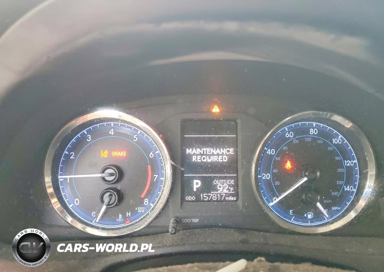 2018 Toyota Corolla L VIN:5YFBURHE2JP823327 - 9