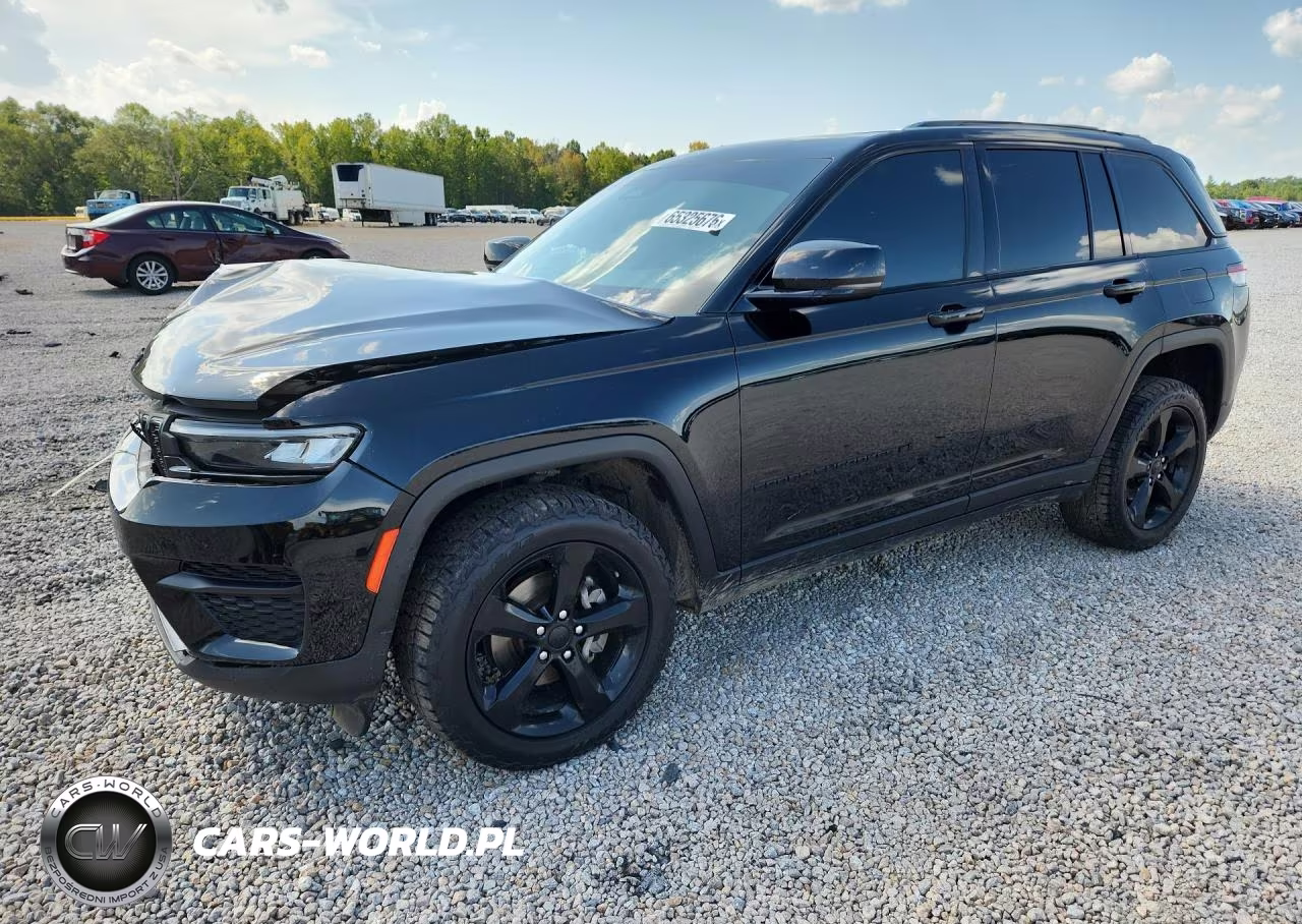 2023 Jeep Grand Cherokee Laredo VIN:1C4RJHAGXPC561135 - 1