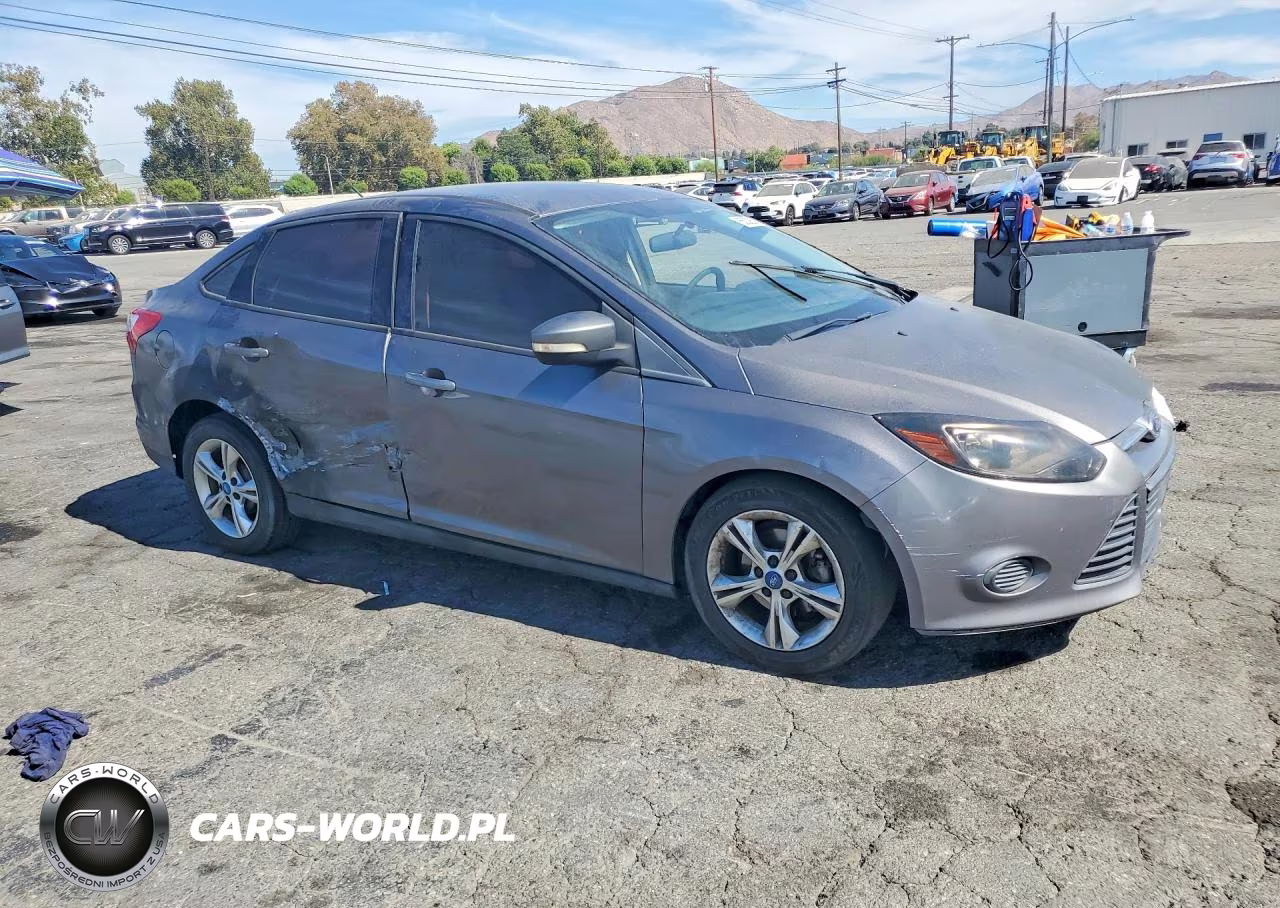 2013 Ford Focus Se VIN:1FADP3F28DL200996 - 4