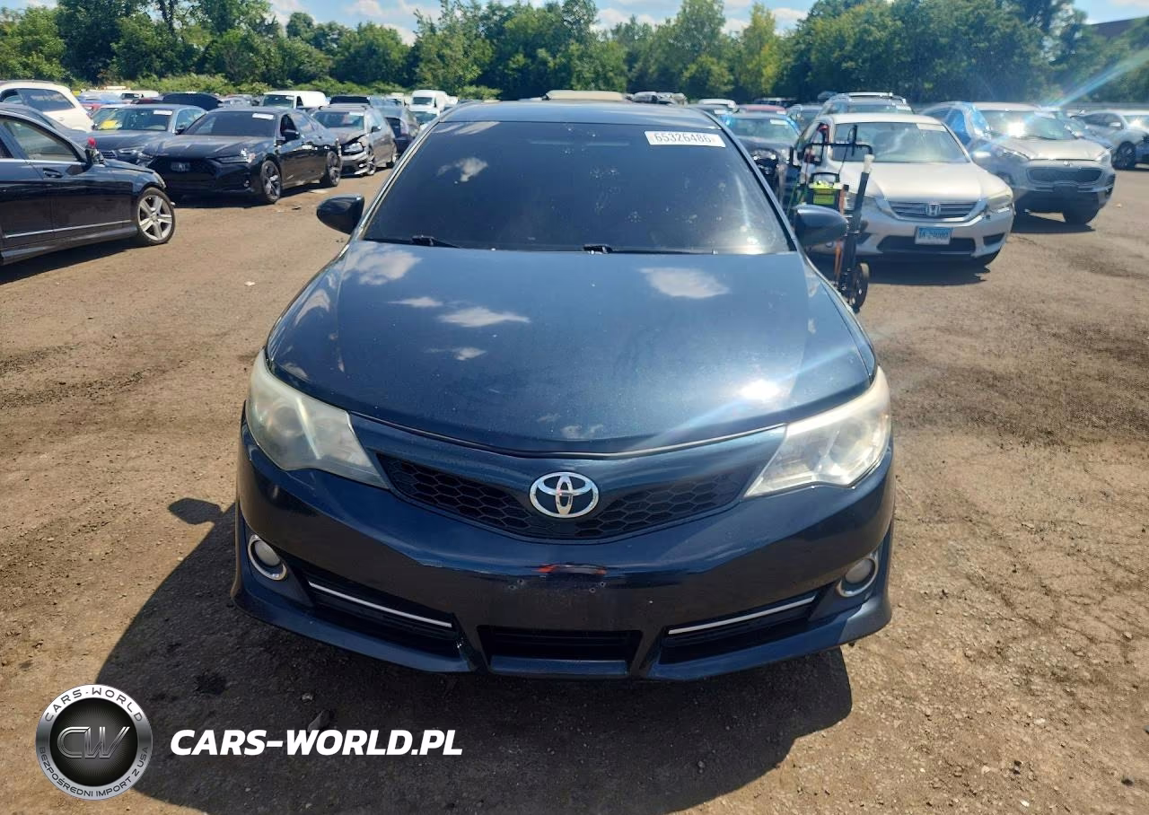 2014 Toyota Camry Se Sport VIN:4T1BF1FK4EU746016 - 5