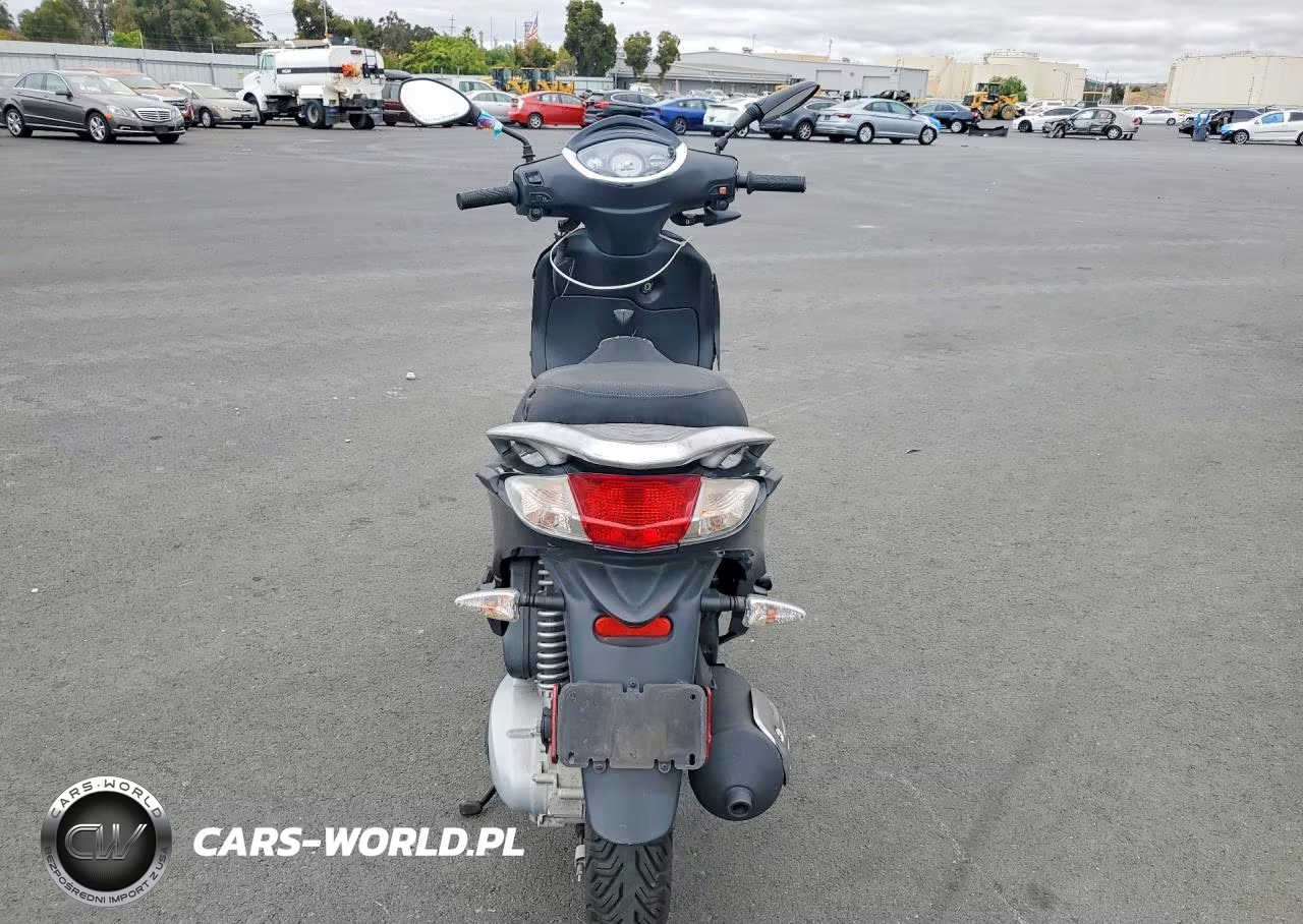 2015 Piaggio Bv 200 VIN:ZAPM798G8F7002046 - 4