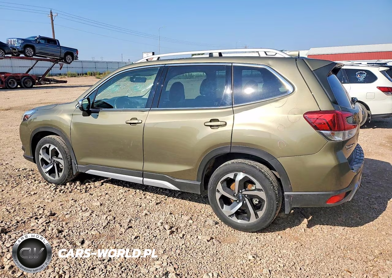 2022 Subaru Forester Touring VIN:JF2SKARC3NH460642 - 2