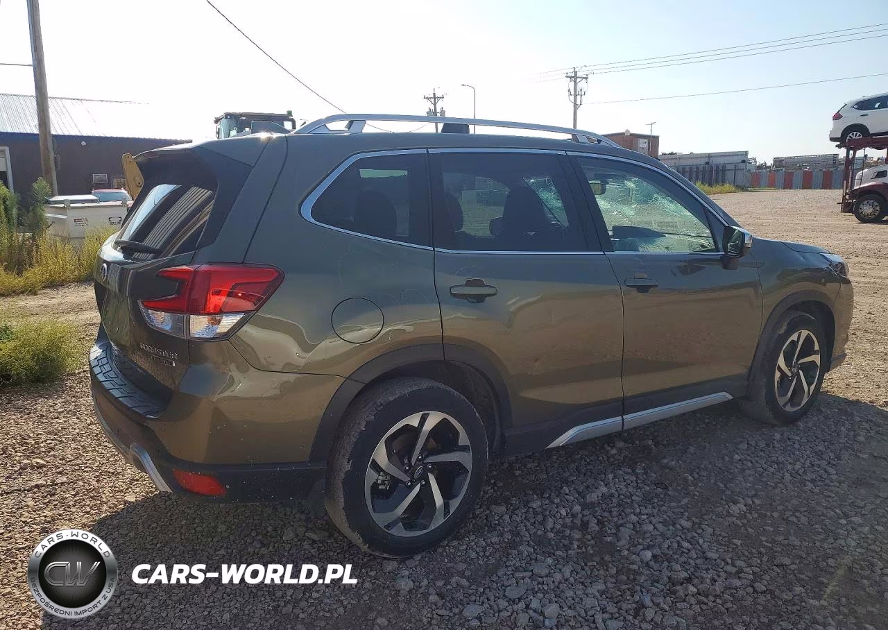 2022 Subaru Forester Touring VIN:JF2SKARC3NH460642 - 3