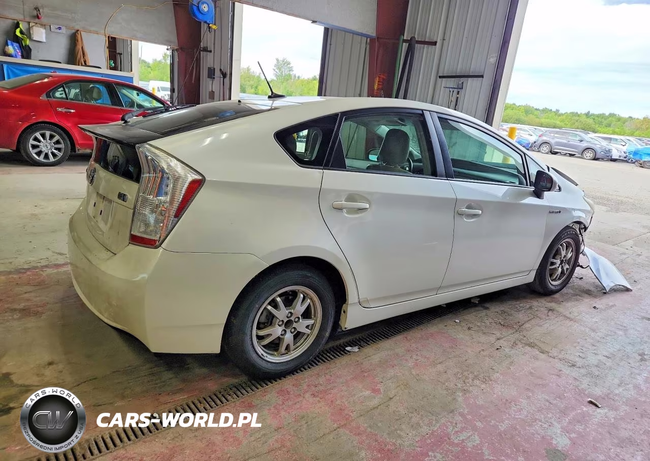 2011 Toyota Prius Four VIN:JTDKN3DU6B5314072 - 3