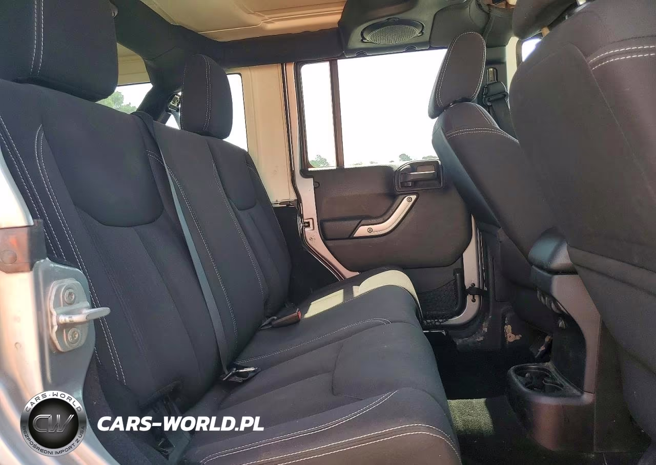 2013 Jeep Wrangler Unlimited Sahara VIN:1C4BJWEG1DL658395 - 11
