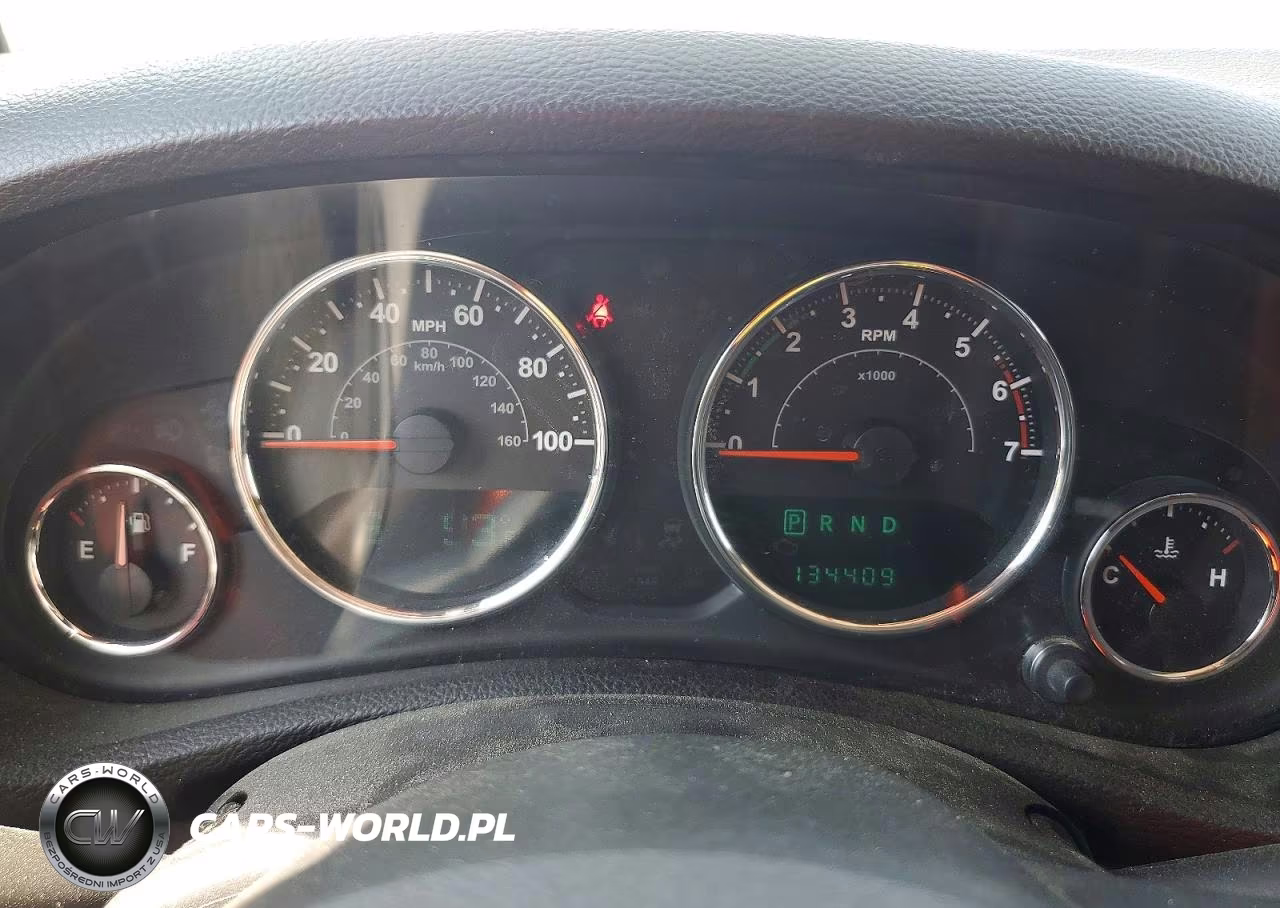 2013 Jeep Wrangler Unlimited Sahara VIN:1C4BJWEG1DL658395 - 9