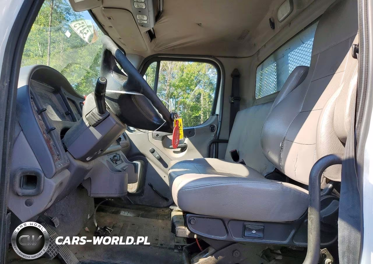 2018 Freightliner Business Class M2 Flatbed Truck VIN:1FVHCYFE0JHJJ4809 - 7