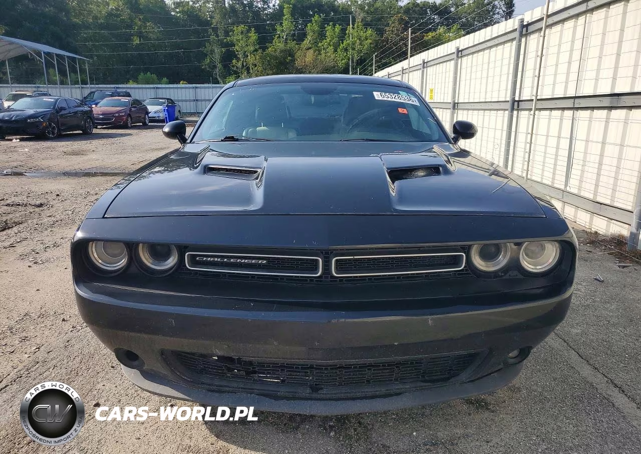 2015 Dodge Challenger Sxt VIN:2C3CDZATXFH710952 - 5