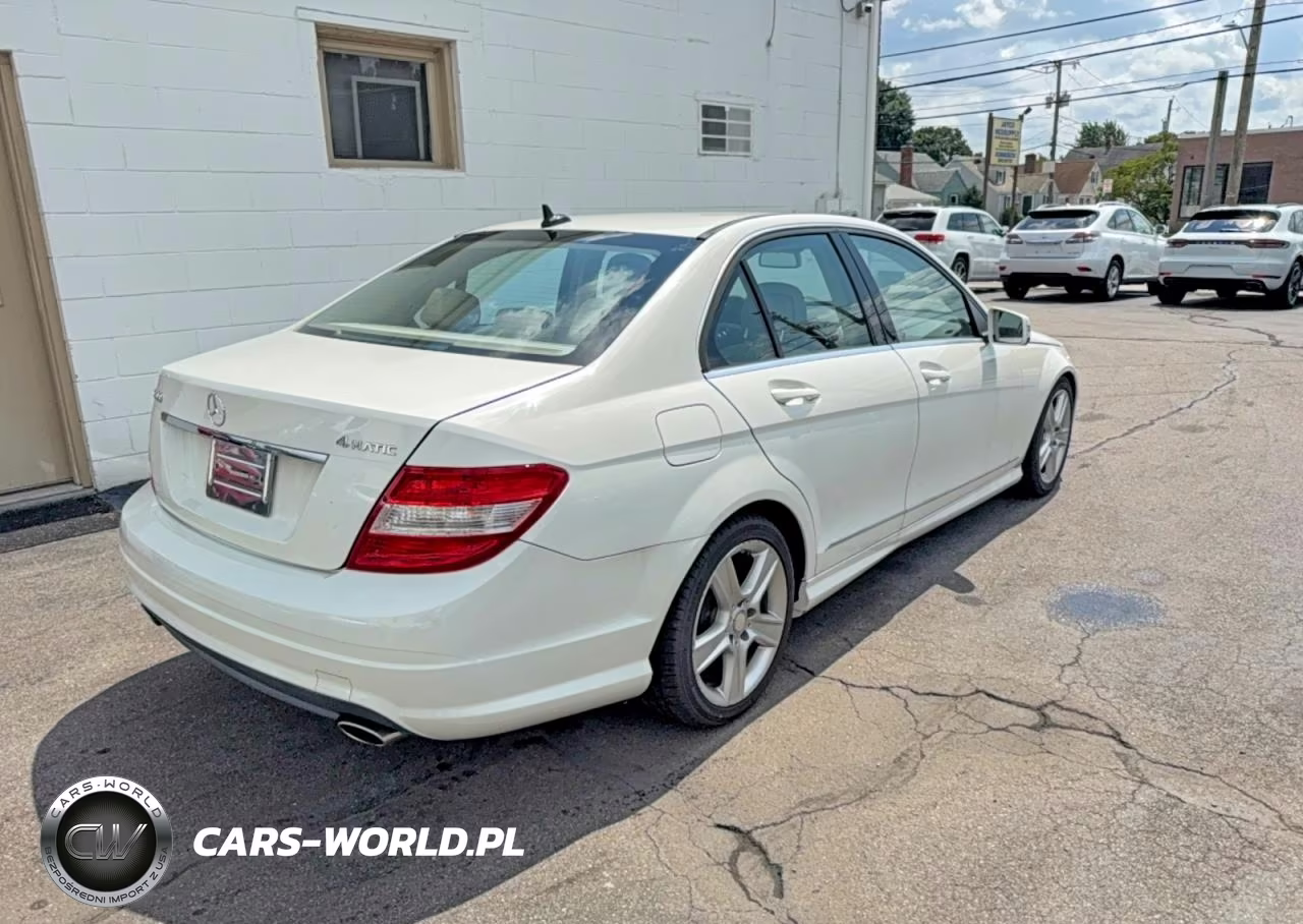 2011 Mercedes-Benz C 300 4Matic VIN:WDDGF8BB5BR174242 - 4