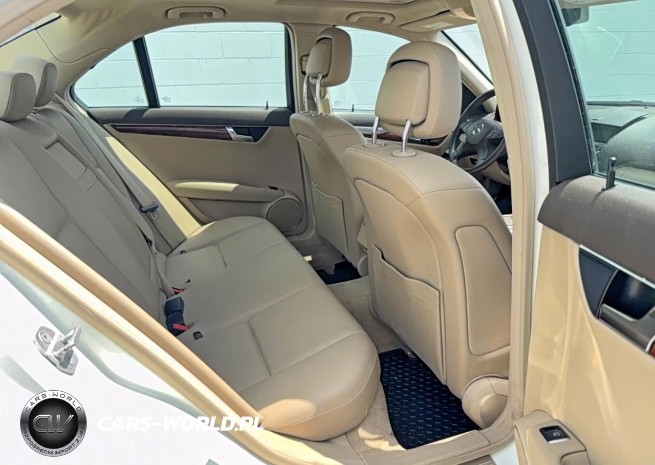 2011 Mercedes-Benz C 300 4Matic VIN:WDDGF8BB5BR174242 - 6