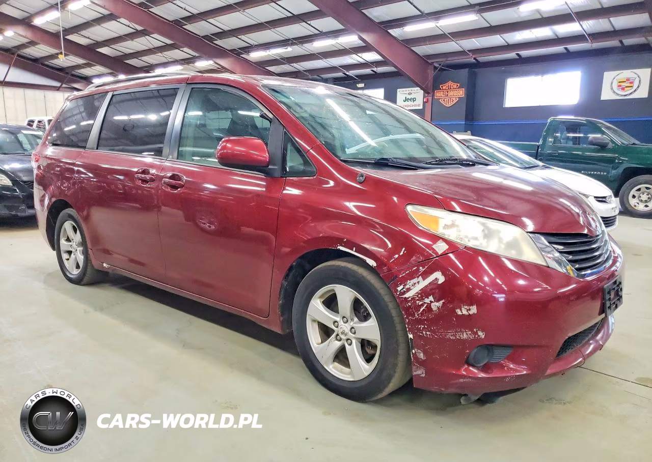 2011 Toyota Sienna Le VIN:5TDKK3DC8BS156246 - 4
