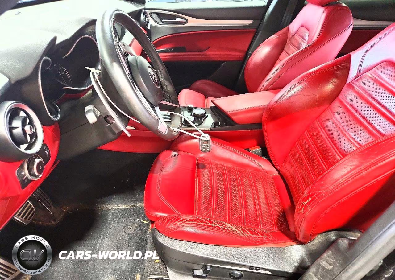 2018 Alfa Romeo Stelvio Ti Sport VIN:ZASFAKNN8J7C25838 - 7