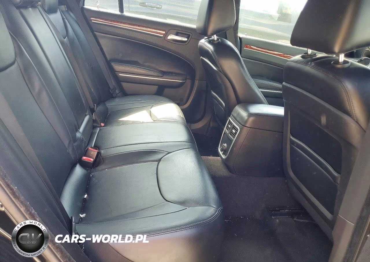 2014 Chrysler 300 VIN:2C3CCAAG2EH200035 - 10