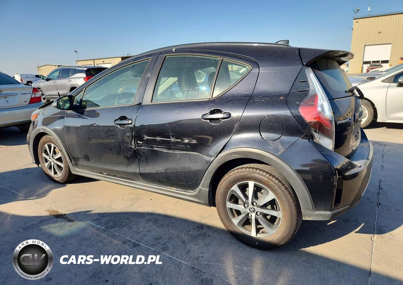 2018 Toyota Prius C Three VIN:JTDKDTB3XJ1608304 - 2