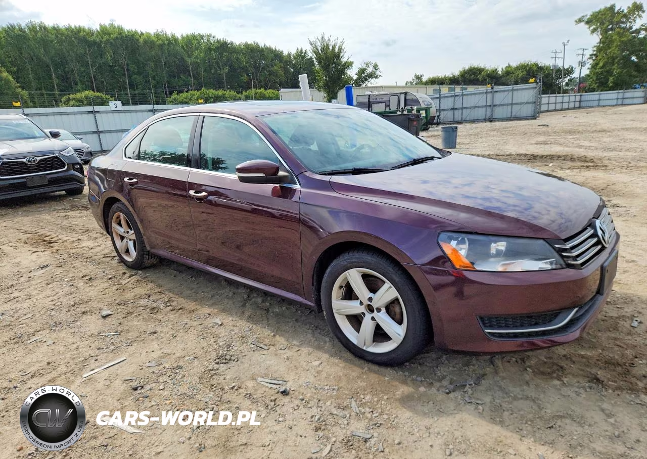 2013 Volkswagen Passat Se VIN:1VWBP7A30DC018988 - 4