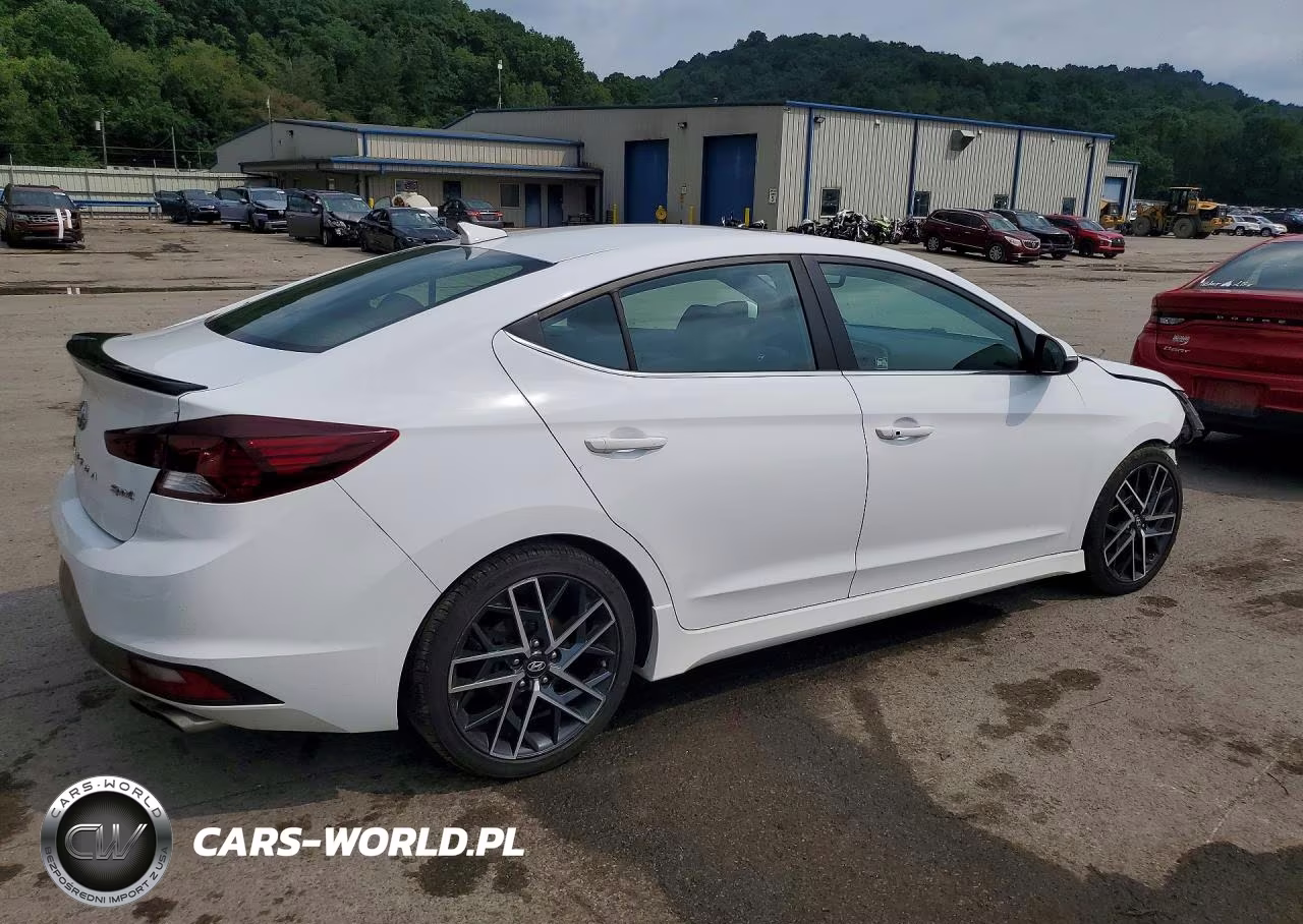 2019 Hyundai Elantra Sport VIN:KMHD04LB8KU814586 - 3