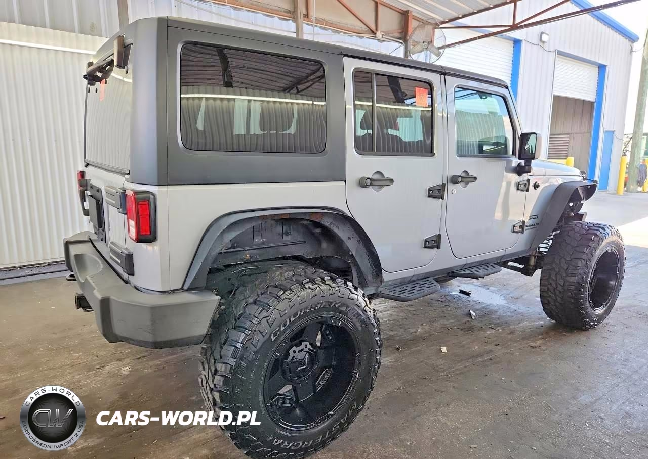 2014 Jeep Wrangler Unlimited Sport VIN:1C4BJWDG4EL155222 - 3