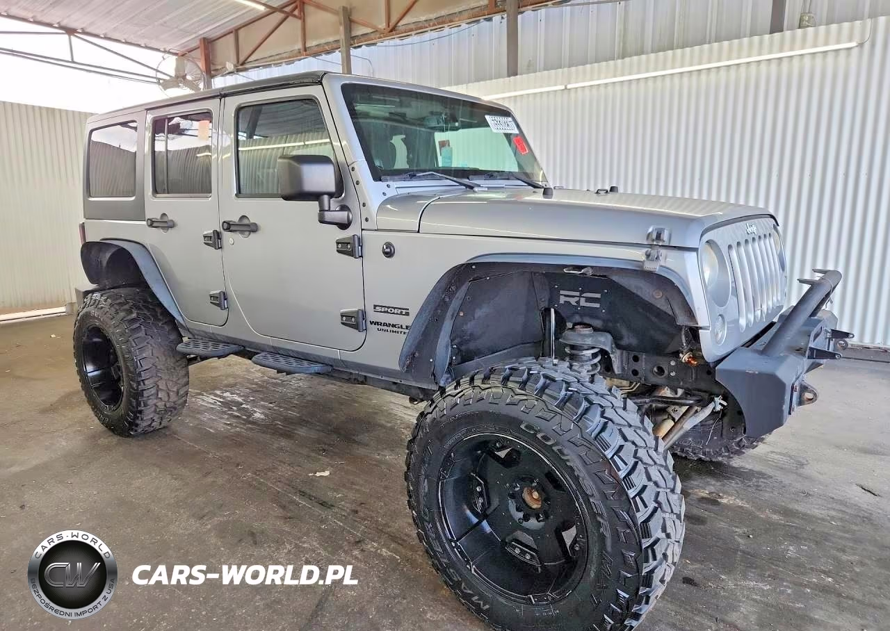 2014 Jeep Wrangler Unlimited Sport VIN:1C4BJWDG4EL155222 - 4