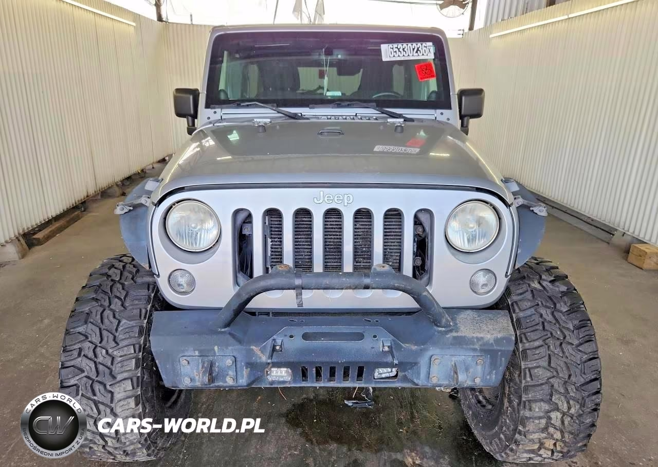 2014 Jeep Wrangler Unlimited Sport VIN:1C4BJWDG4EL155222 - 5