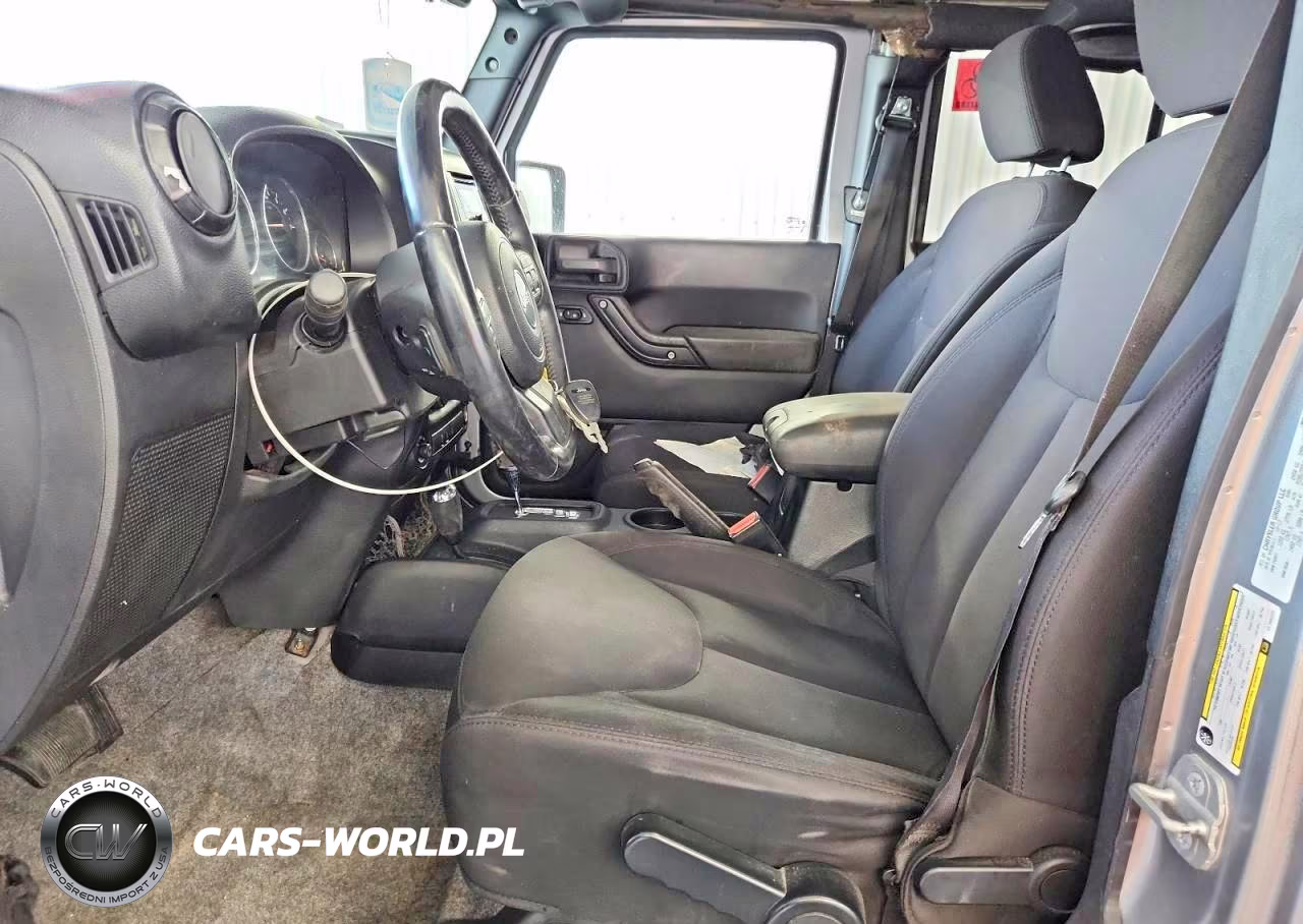 2014 Jeep Wrangler Unlimited Sport VIN:1C4BJWDG4EL155222 - 7