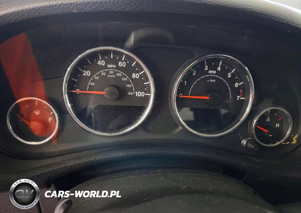 2014 Jeep Wrangler Unlimited Sport VIN:1C4BJWDG4EL155222 - 9