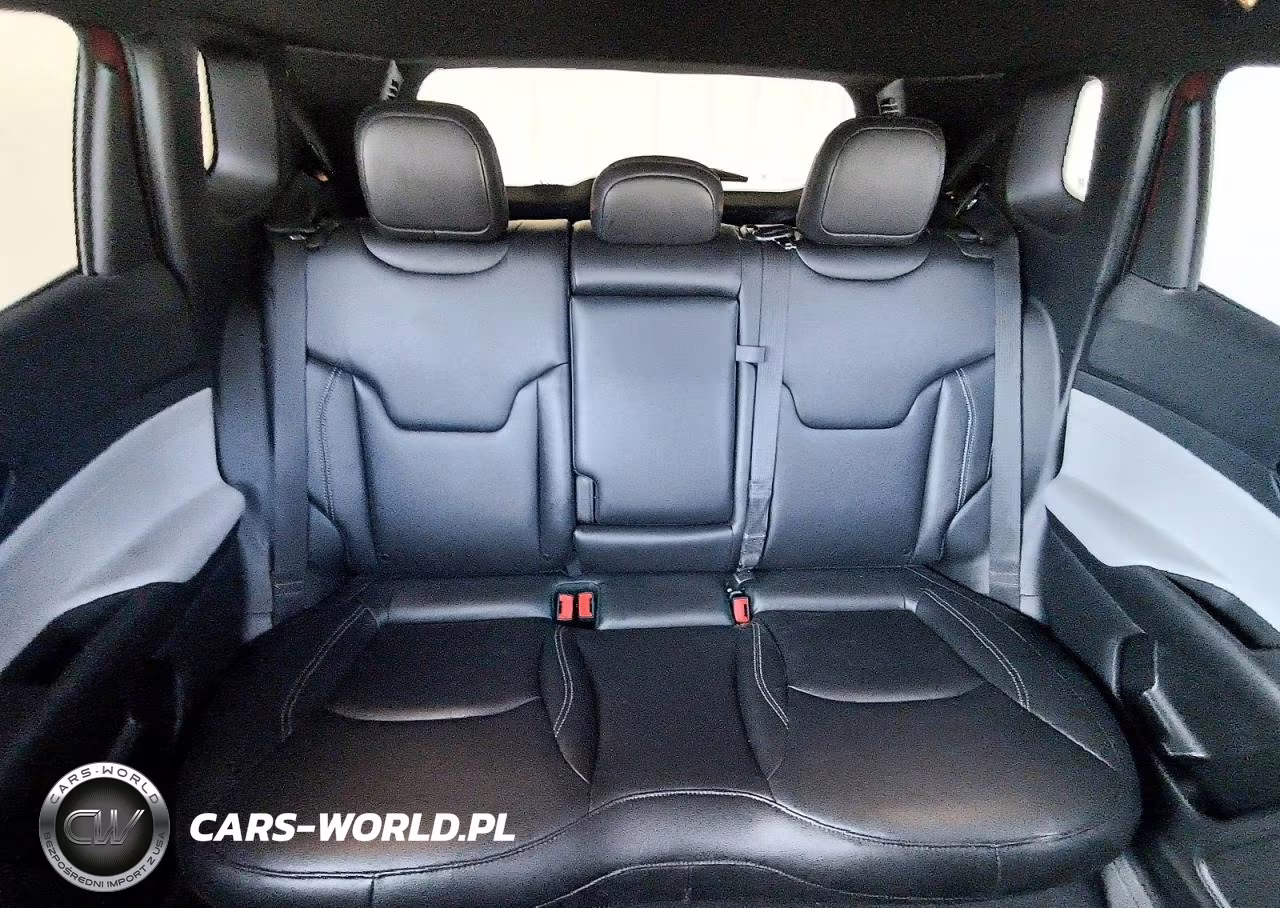 2025 Jeep Compass Limited VIN:3C4NJDCN3ST511399 - 10