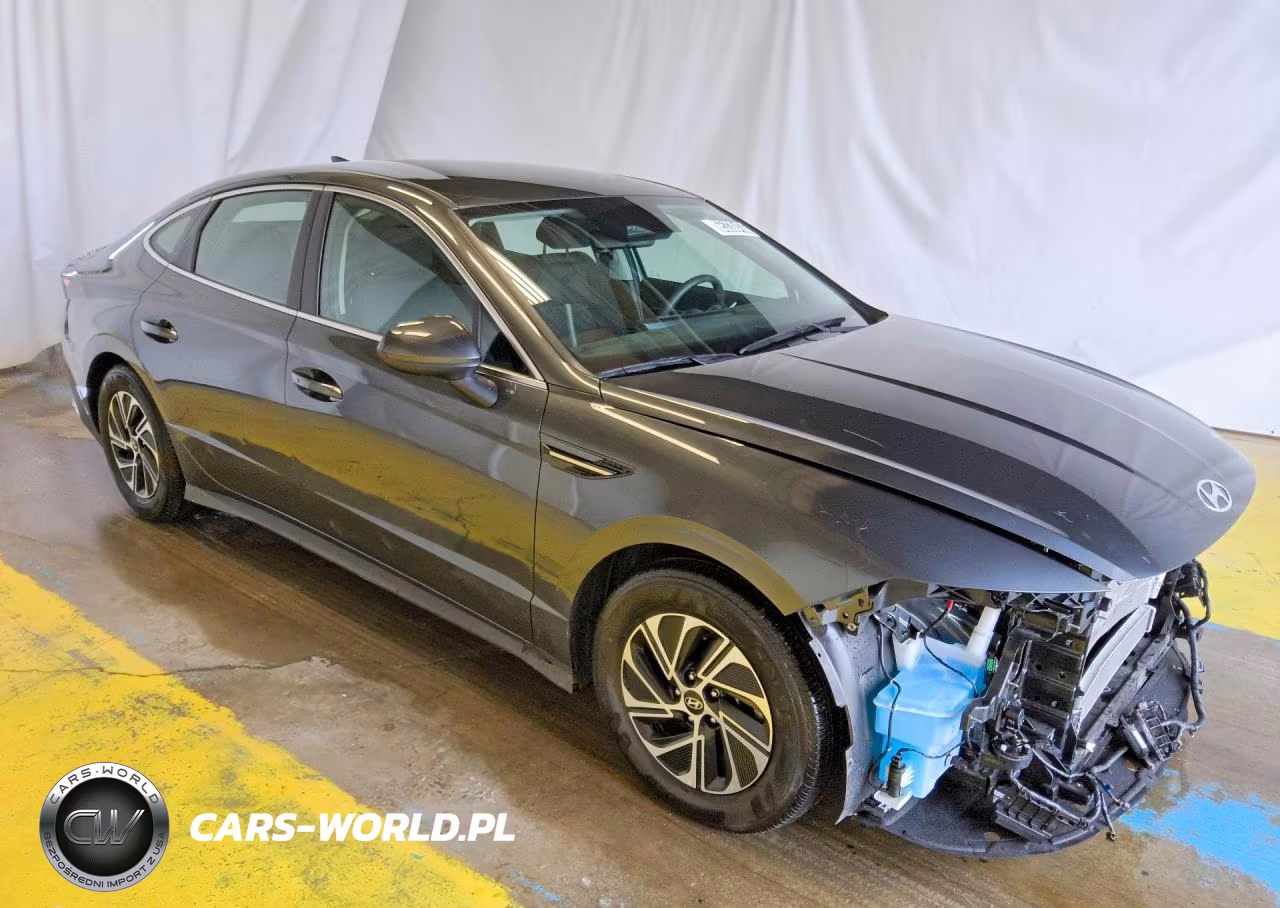 2026 Hyundai Sonata Hybrid Blue VIN:KMHL24JJXTA155879 - 4