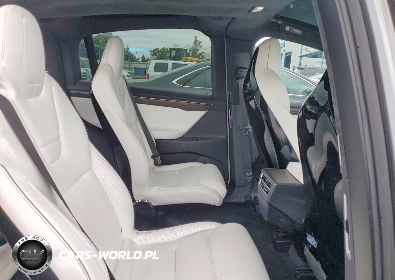 2016 Tesla Model X VIN:5YJXCBE24GF021473 - 11