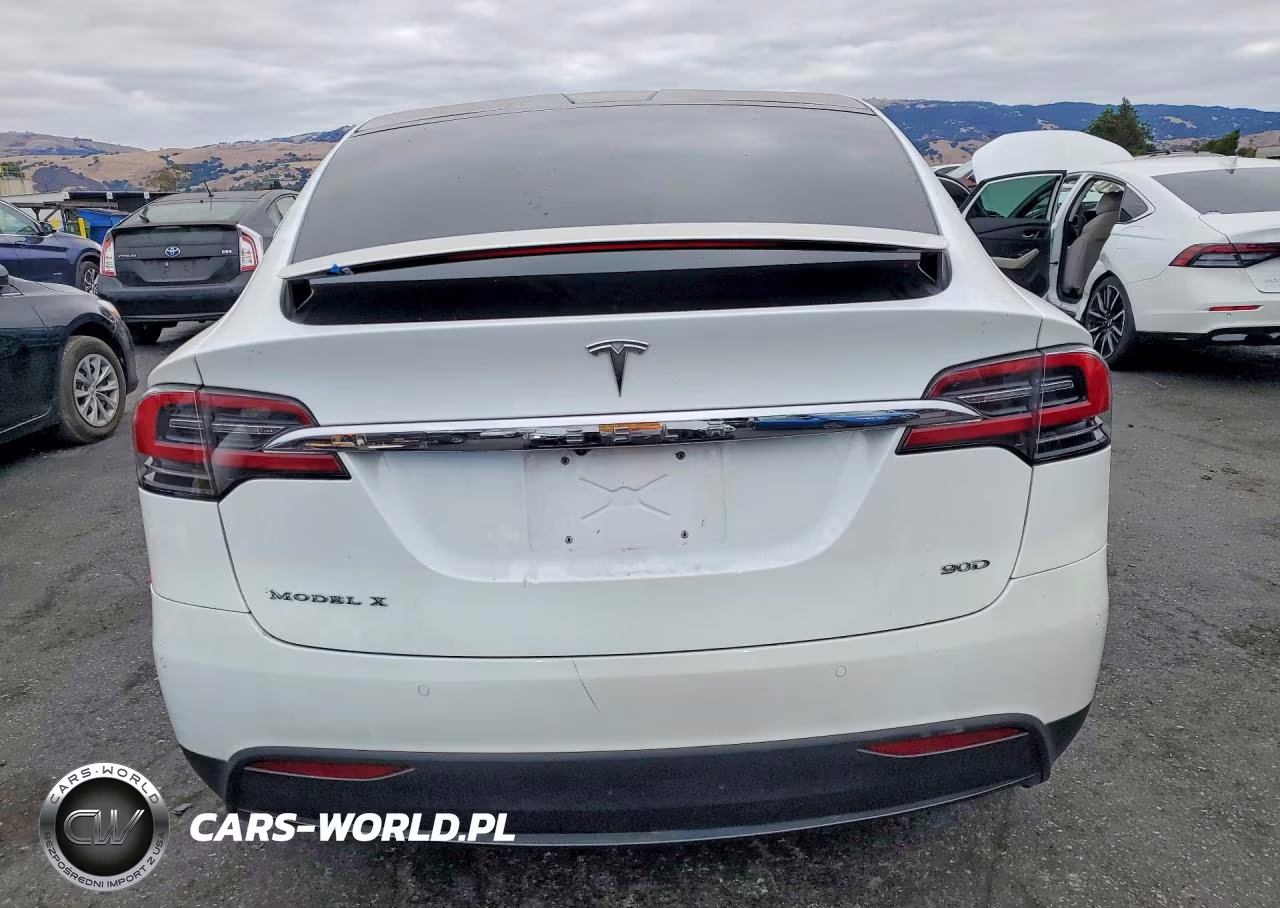2016 Tesla Model X VIN:5YJXCBE24GF021473 - 6