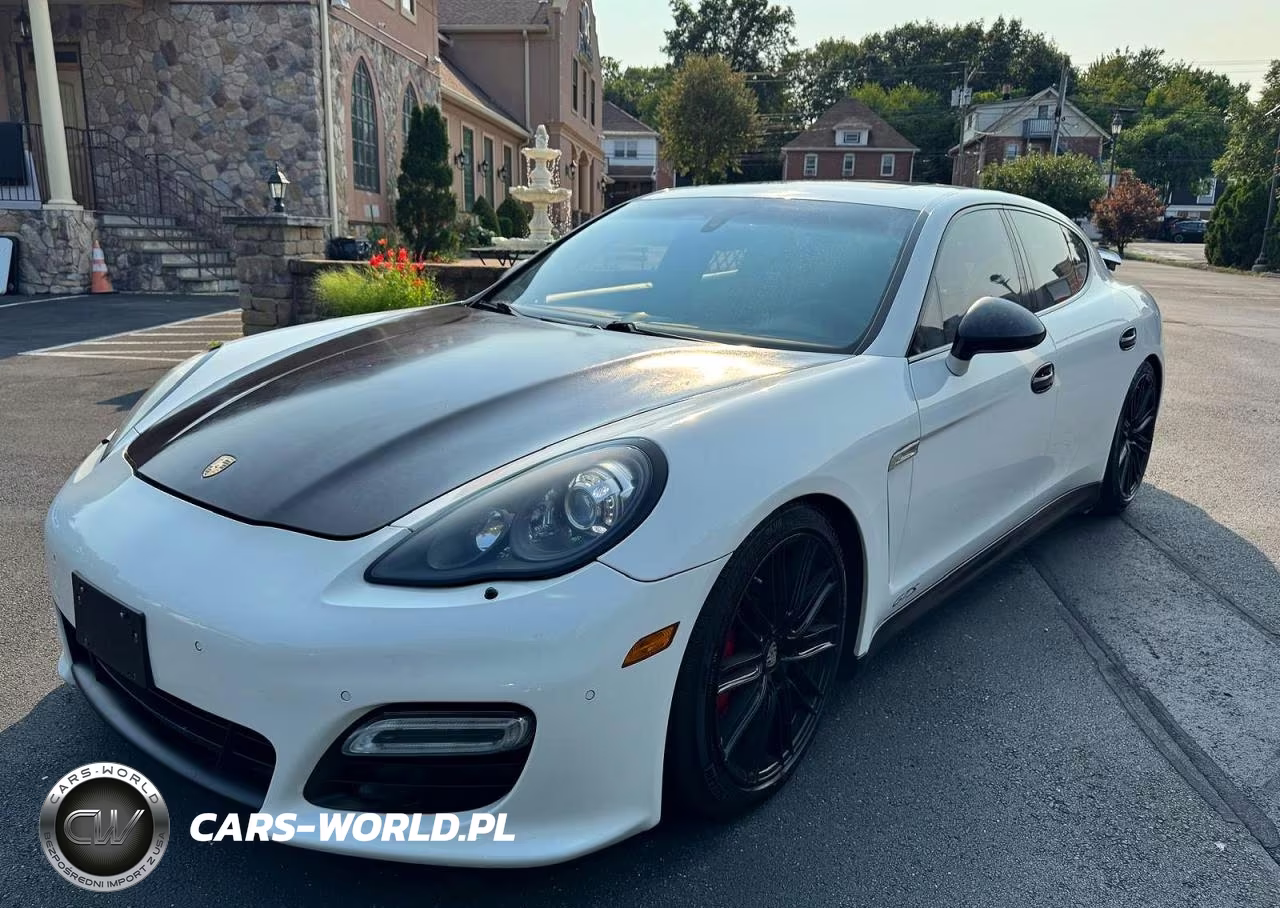 2013 Porsche Panamera Gts