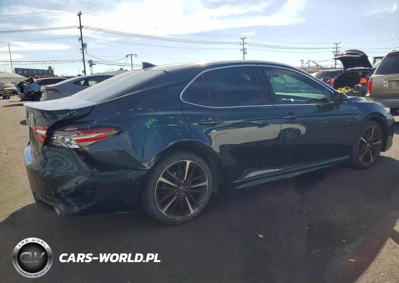 2018 Toyota Camry Xse VIN:4T1B61HK6JU591573 - 3