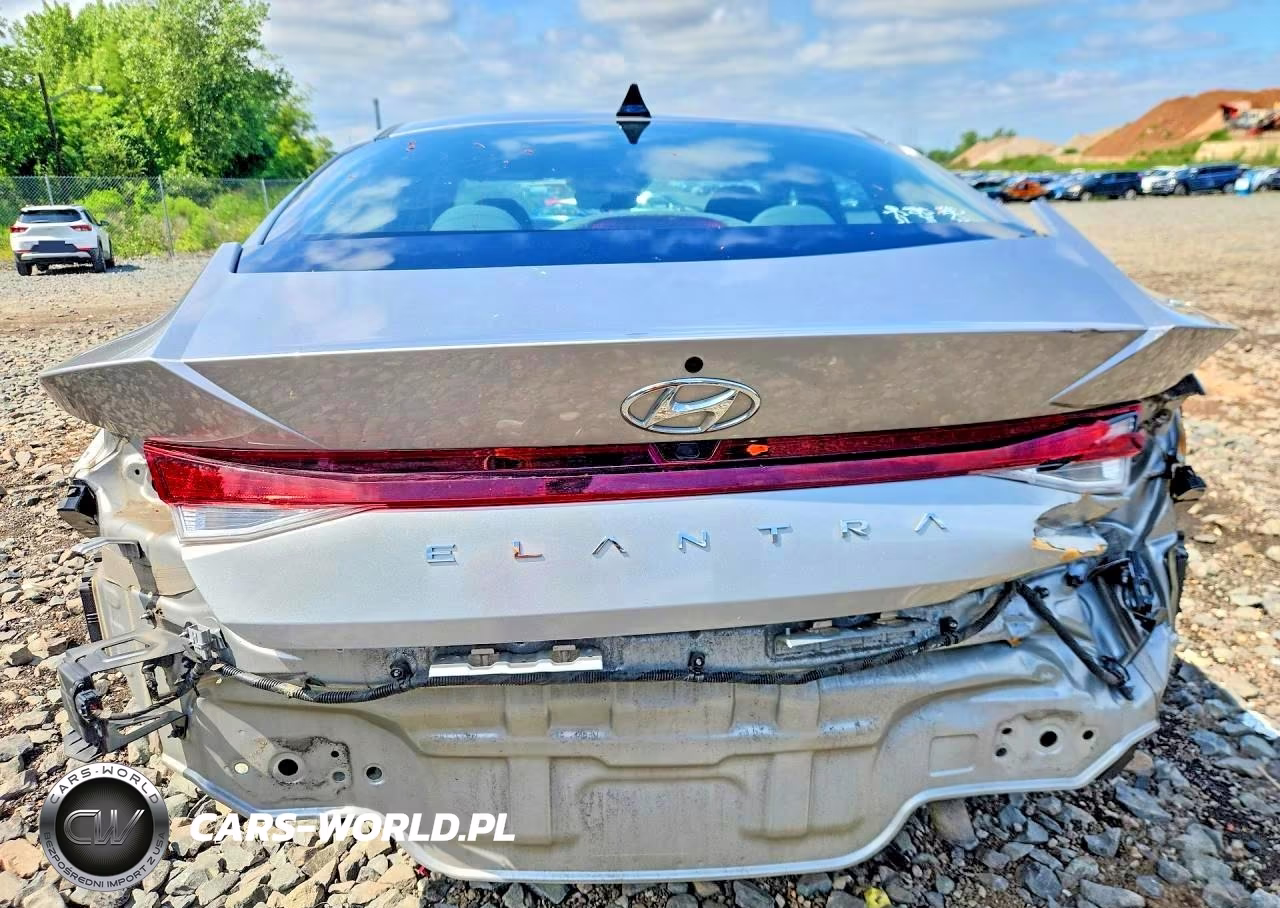 2023 Hyundai Elantra Sel VIN:5NPLM4AG4PH109658 - 6