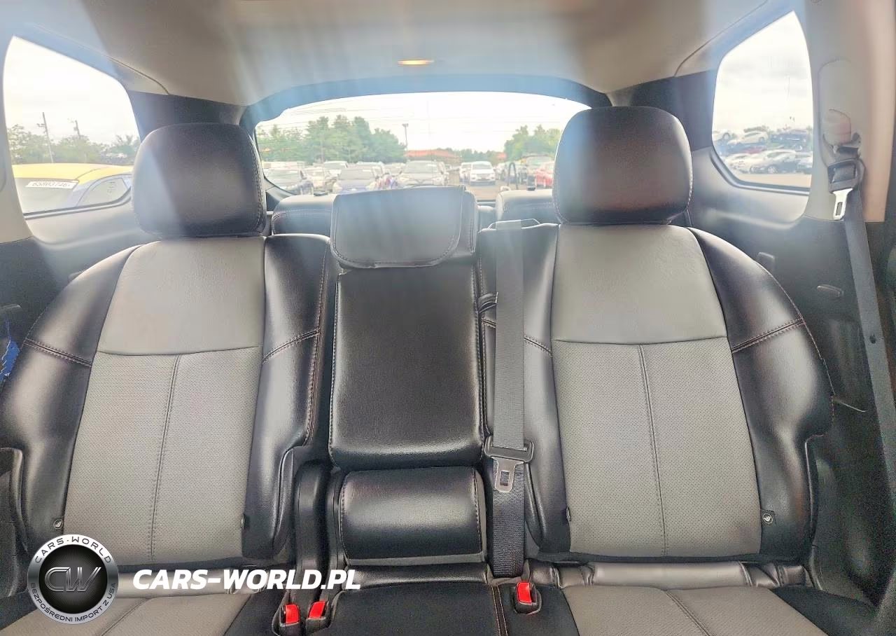 2020 Nissan Pathfinder Sl VIN:5N1DR2CM3LC597368 - 10