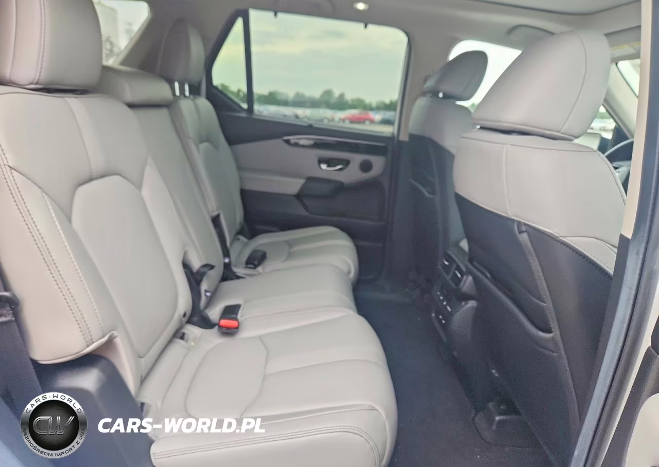 2025 Honda Pilot Touring VIN:5FNYG1H70SB004172 - 10