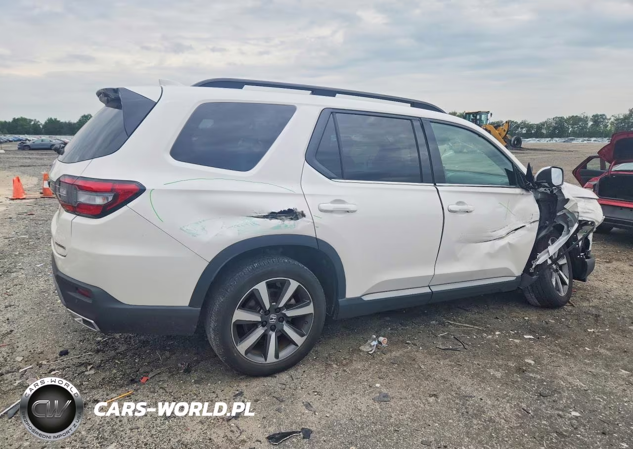 2025 Honda Pilot Touring VIN:5FNYG1H70SB004172 - 3